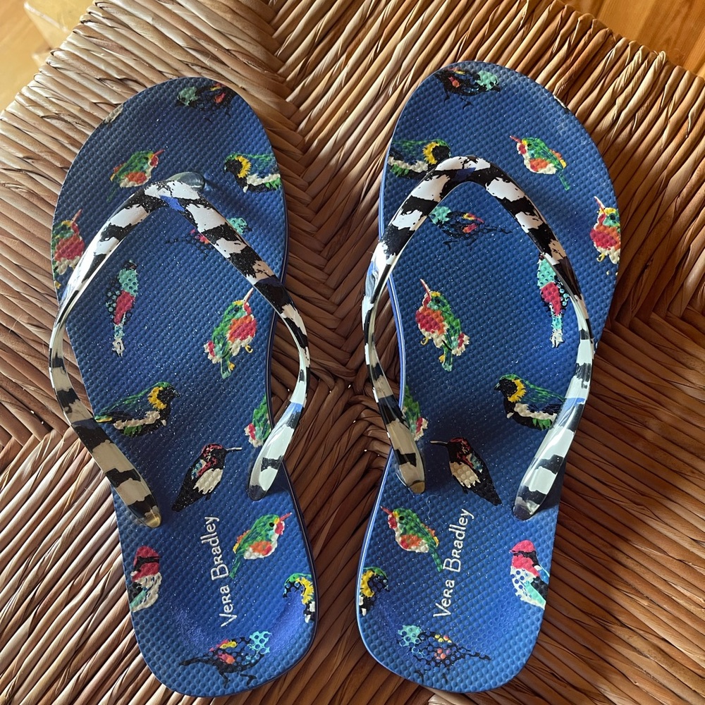 Vera Bradley flip flop sandals